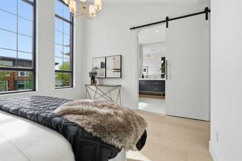 1429 26A Street Sw, Calgary, AB - Indoor Photo Showing Bedroom