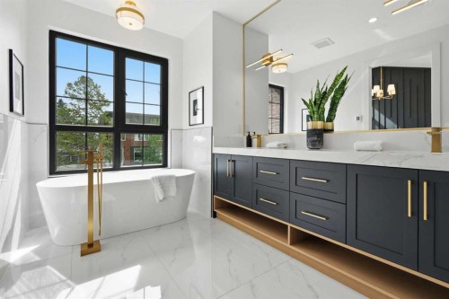 1429 26A Street Sw, Calgary, AB - Indoor Photo Showing Bathroom