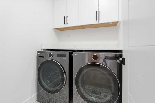 1429 26A Street Sw, Calgary, AB - Indoor Photo Showing Laundry Room