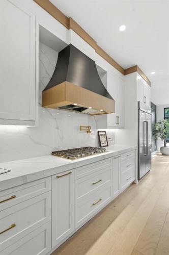 1429 26A Street Sw, Calgary, AB - Indoor Photo Showing Kitchen