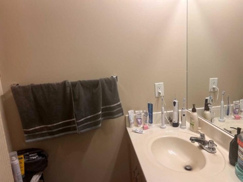 319-333 Riverfront Avenue Se, Calgary, AB - Indoor Photo Showing Bathroom