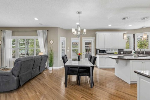 438 Candle Place Sw, Calgary, AB - Indoor