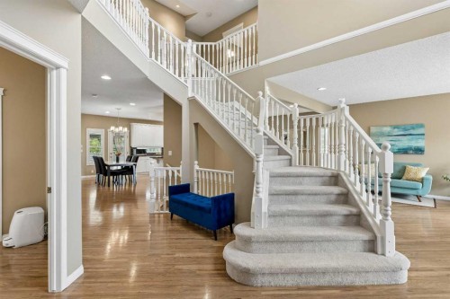 438 Candle Place Sw, Calgary, AB - Indoor Photo Showing Other Room