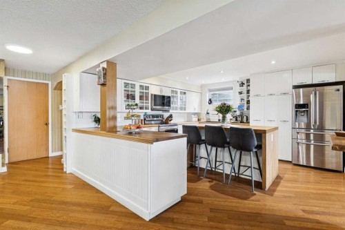3232 15 Street Nw, Calgary, AB - Indoor Photo Showing Kitchen With Stainless Steel Kitchen