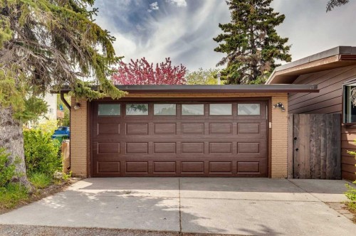3232 15 Street Nw, Calgary, AB - Outdoor