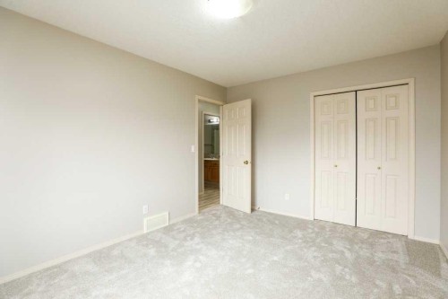 8-720 Heritage Boulevard West, Lethbridge, AB - Indoor