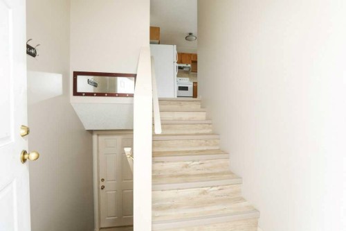 8-720 Heritage Boulevard West, Lethbridge, AB - Indoor Photo Showing Other Room