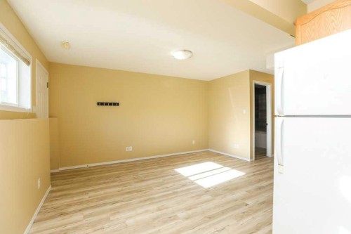 8-720 Heritage Boulevard West, Lethbridge, AB - Indoor Photo Showing Other Room