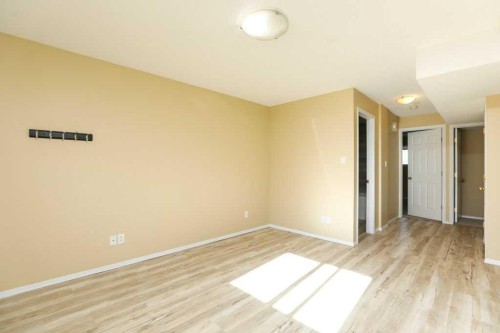 8-720 Heritage Boulevard West, Lethbridge, AB - Indoor Photo Showing Other Room