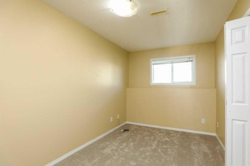 8-720 Heritage Boulevard West, Lethbridge, AB - Indoor Photo Showing Other Room
