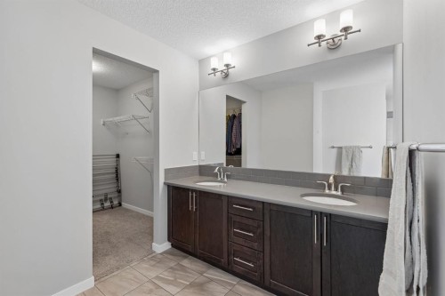 65 Fireside Crescent, Cochrane, AB - Indoor Photo Showing Bathroom