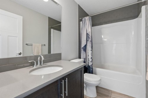 65 Fireside Crescent, Cochrane, AB - Indoor Photo Showing Bathroom
