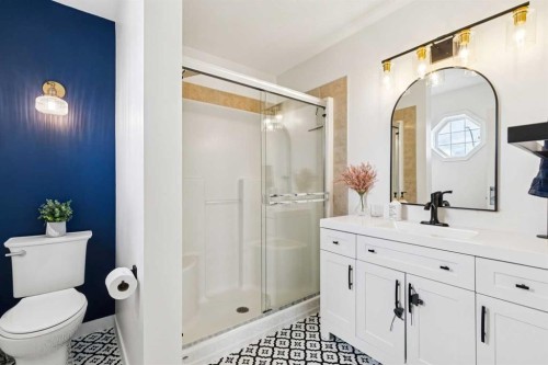 411 Silverado Drive Sw, Calgary, AB - Indoor Photo Showing Bathroom