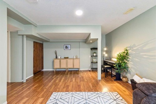 411 Silverado Drive Sw, Calgary, AB - Indoor