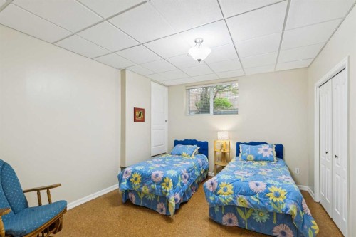 94 Panatella Close Nw, Calgary, AB - Indoor Photo Showing Bedroom