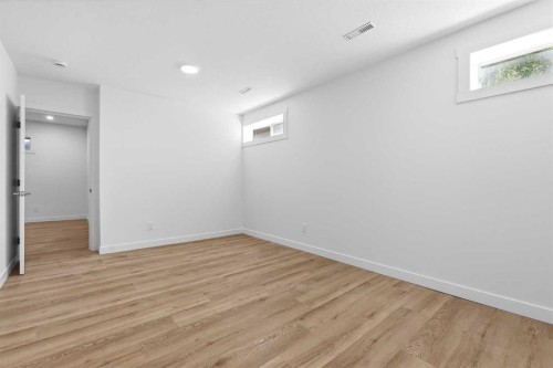 142 Elizabeth Way Se, Airdrie, AB - Indoor Photo Showing Other Room