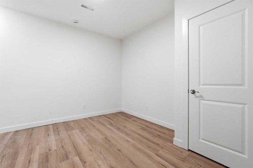 142 Elizabeth Way Se, Airdrie, AB - Indoor Photo Showing Other Room