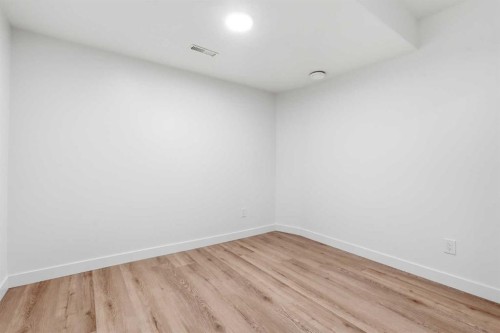 142 Elizabeth Way Se, Airdrie, AB - Indoor Photo Showing Other Room