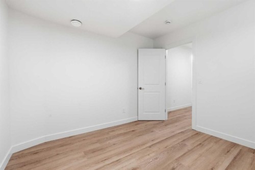 142 Elizabeth Way Se, Airdrie, AB - Indoor Photo Showing Other Room