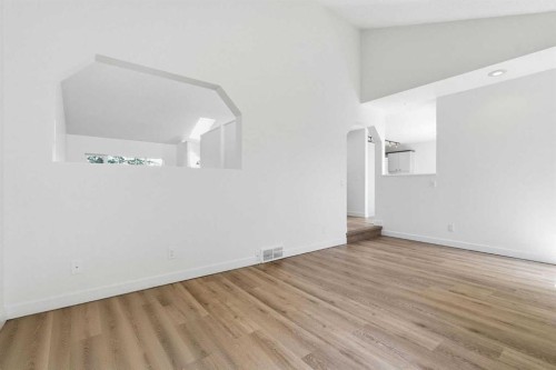 142 Elizabeth Way Se, Airdrie, AB - Indoor Photo Showing Other Room