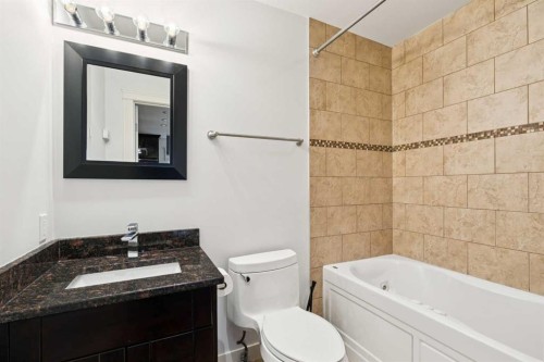 2136 26 Avenue Sw, Calgary, AB - Indoor Photo Showing Bathroom