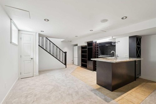 2136 26 Avenue Sw, Calgary, AB - Indoor