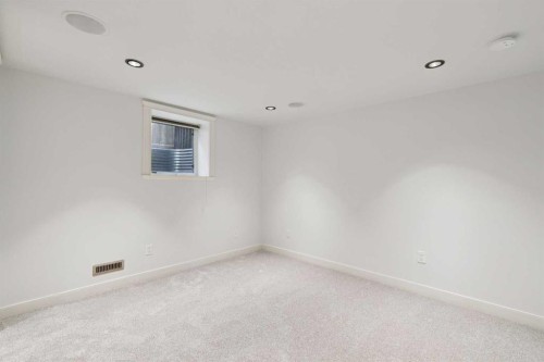 2136 26 Avenue Sw, Calgary, AB - Indoor Photo Showing Other Room