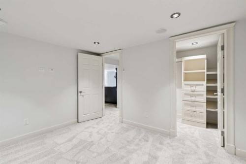 2136 26 Avenue Sw, Calgary, AB - Indoor Photo Showing Other Room