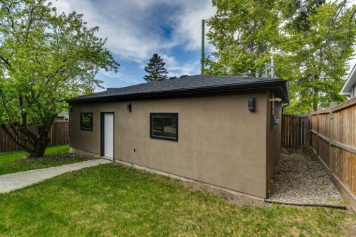 2136 26 Avenue Sw, Calgary, AB - Outdoor