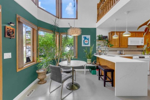 25 Deerfield Manor Se, Calgary, AB - Indoor