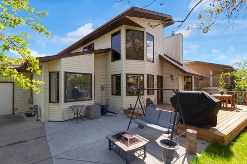 25 Deerfield Manor Se, Calgary, AB - Outdoor With Deck Patio Veranda With Exterior