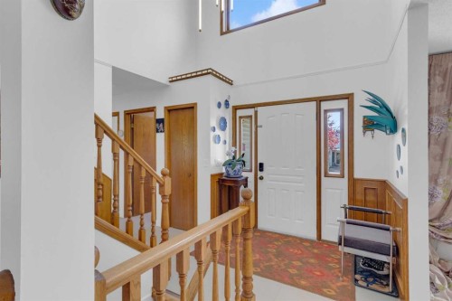 25 Deerfield Manor Se, Calgary, AB - Indoor Photo Showing Other Room