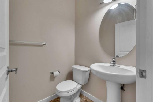 9 Cimarron Vista Gardens, Okotoks, AB - Indoor Photo Showing Bathroom