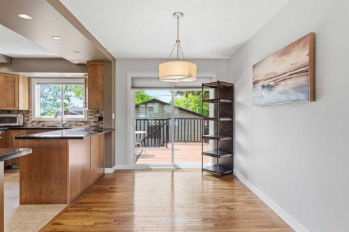 351 Queen Charlotte Road Se, Calgary, AB - Indoor Photo Showing Kitchen
