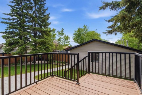 351 Queen Charlotte Road Se, Calgary, AB - Outdoor