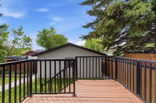 351 Queen Charlotte Road Se, Calgary, AB - Outdoor With Exterior