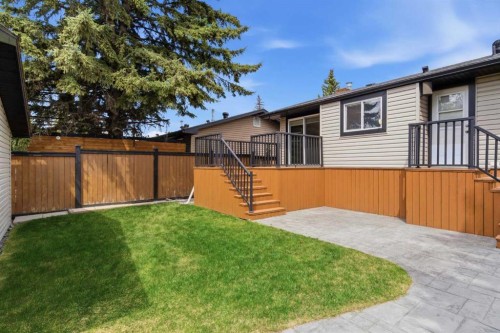 351 Queen Charlotte Road Se, Calgary, AB - Outdoor