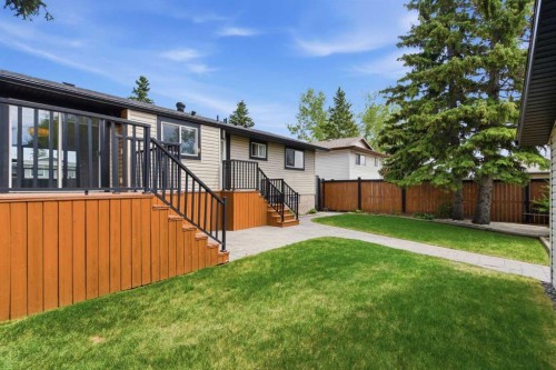 351 Queen Charlotte Road Se, Calgary, AB - Outdoor