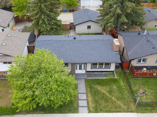 351 Queen Charlotte Road Se, Calgary, AB - Outdoor