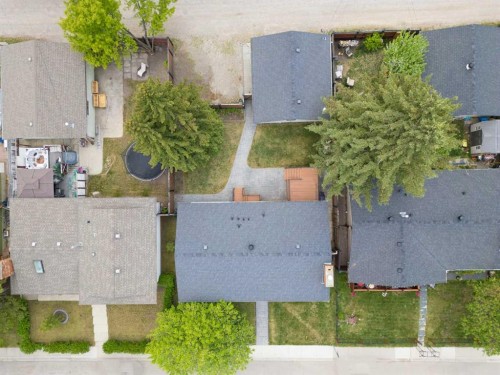 351 Queen Charlotte Road Se, Calgary, AB - Outdoor With View