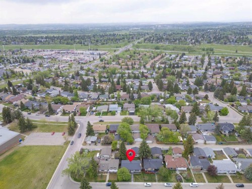 351 Queen Charlotte Road Se, Calgary, AB - Outdoor With View