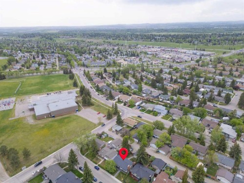 351 Queen Charlotte Road Se, Calgary, AB - Outdoor With View