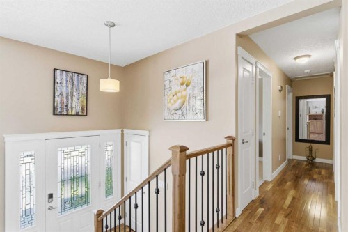351 Queen Charlotte Road Se, Calgary, AB - Indoor Photo Showing Other Room