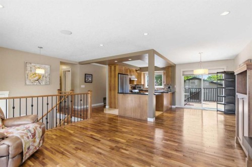 351 Queen Charlotte Road Se, Calgary, AB - Indoor