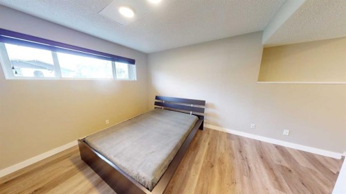 117 Midcrest Crescent Se, Calgary, AB - Indoor