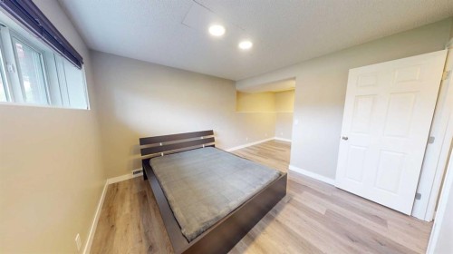 117 Midcrest Crescent Se, Calgary, AB - Indoor Photo Showing Other Room