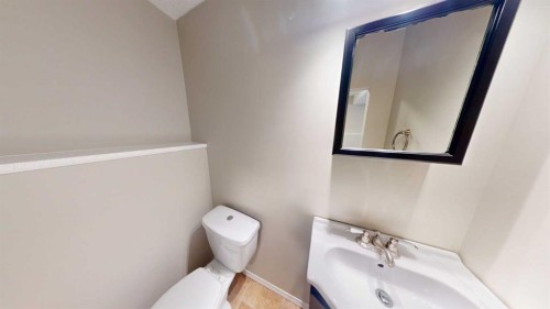 117 Midcrest Crescent Se, Calgary, AB - Indoor Photo Showing Bathroom