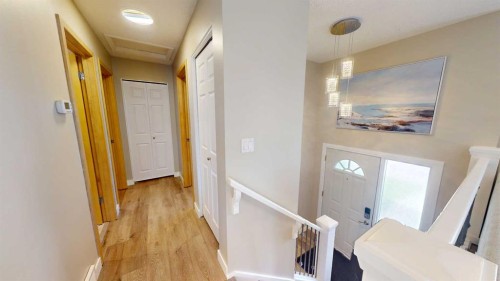 117 Midcrest Crescent Se, Calgary, AB - Indoor Photo Showing Other Room