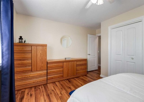 332 Pinemont Road Ne, Calgary, AB - Indoor Photo Showing Bedroom