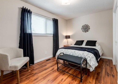 332 Pinemont Road Ne, Calgary, AB - Indoor Photo Showing Bedroom